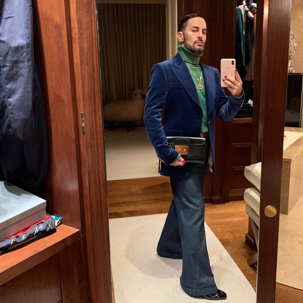 マーク・ジェイコブスさんのインスタグラム写真 - (マーク・ジェイコブスInstagram)「Head to toe living my best @Gucci life. Except of course for my favorite Hermes Murse and my @sarahjanewilde medallion @alessandro_michele @hermes #pursefirst #noladyissureatnight #offtotheball #FIERCE event #legendsknownocode #dressednotstressed #gratefulnothateful」5月12日 8時25分 - themarcjacobs