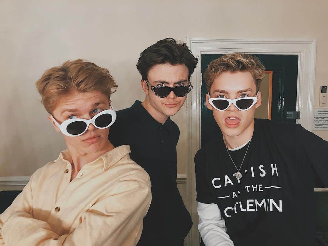 New Hope Clubさんのインスタグラム写真 - (New Hope ClubInstagram)「New cover out today! Any guesses? 😎😂✌️」5月12日 19時22分 - newhopeclub