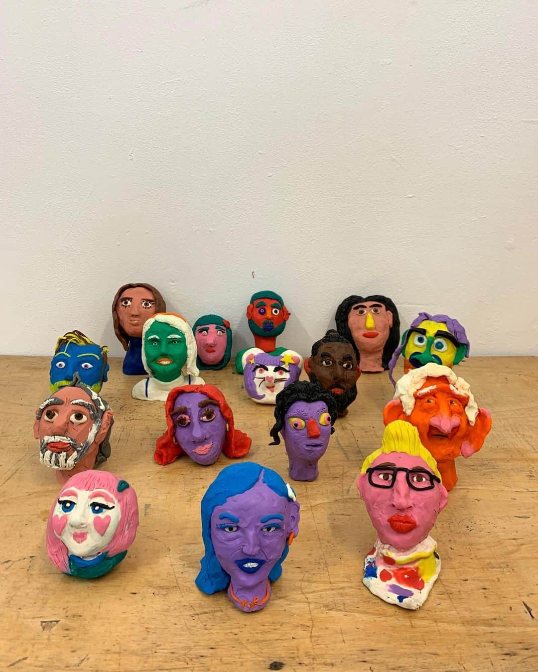 レイジー・オーフさんのインスタグラム写真 - (レイジー・オーフInstagram)「Thank you to everyone who joined us for Time to Create yesterday with @hollidaystclair @wilfridwoodsculptor and @vickysdonuts for our #mentalhealthawareness workshops 🙂 100% of the profits from the workshops and collection go to @timetochangecampaign. Watch our stories for more highlights 👀」5月12日 17時59分 - lazyoaf