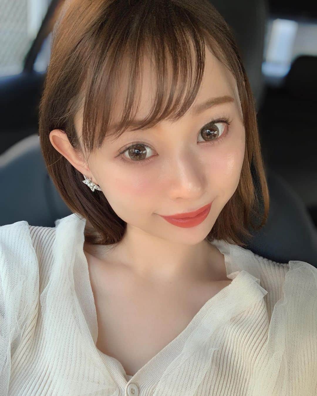 のインスタグラム：「ㅤㅤㅤ ㅤㅤㅤ 月一で通っている (@yagbeauty_official ) の大阪院さんで今回は ピーリングとレーザーを💖 ㅤㅤㅤ  またお肌つるつるなった🎶 ㅤㅤㅤ  #yagbeauty #rrrskin #レーザートーニング #ピーリング #岡島かれん #美肌」