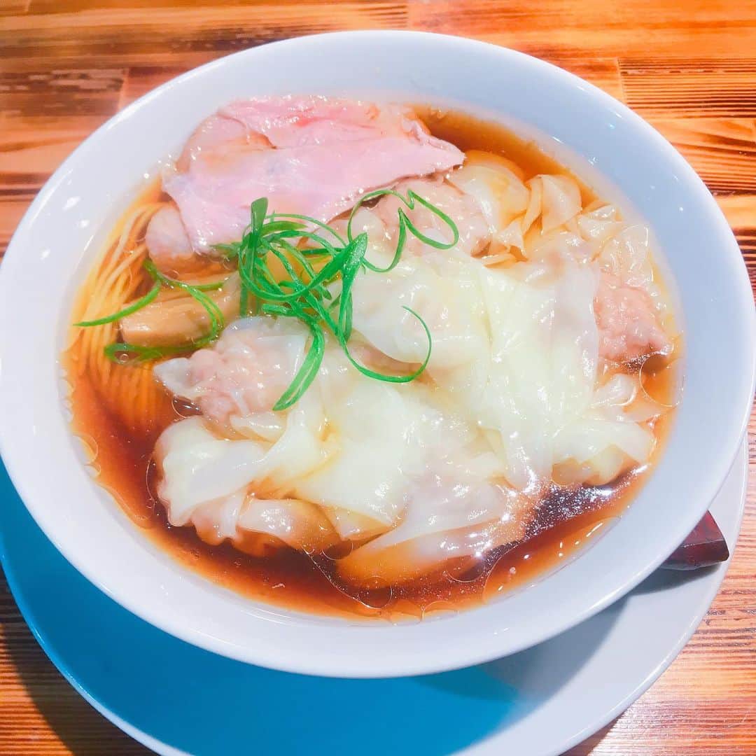 北見寛明のインスタグラム：「梅ヶ丘  柴崎亭 #ラーメン #梅ヶ丘 #柴崎亭 #カフェみたいな店内 #味も上品 #オススメラーメン」