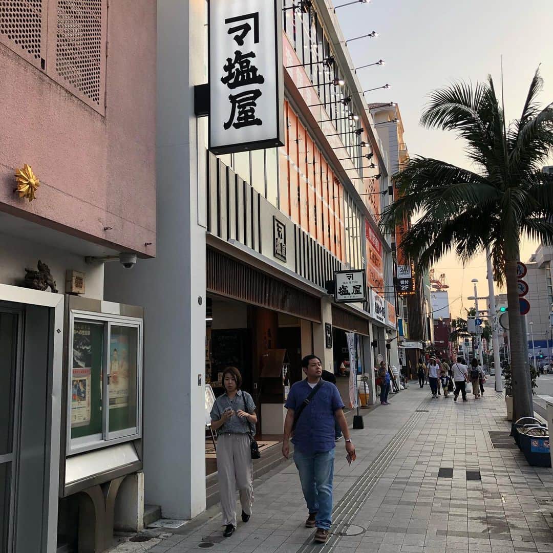 GOSAMARUのインスタグラム：「さて、全日本プロレスさんが終わり撤収も終わりました！！ 夜、やることない何したらいいとか分からなければ屋台村14番「村咲」にお越しください🤗 私いますよ！！ #ajpw #rd_pw #沖縄 #GOSAMARU」