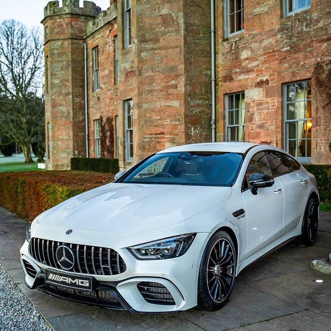 メルセデス・ベンツさんのインスタグラム写真 - (メルセデス・ベンツInstagram)「Driving experiences in new dimensions. 🌟 Photo by @shotbyjamieb via @t1dso. __________ [Mercedes-AMG GT 63 S 4MATIC+ | Kraftstoffverbrauch kombiniert: 11,3 l/100 km | CO₂-Emissionen kombiniert: 257 g/km | http://mb4.me/nefz/] . #MercedesBenz #MercedesAMG #AMG #DrivingPerformance #AMGGT63S #Lifeisarace #mbfanphoto #4doorcoupé #automotivedesign #mbcar」5月12日 18時30分 - mercedesbenz