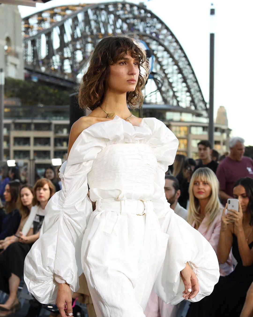 Lee Oliveiraさんのインスタグラム写真 - (Lee OliveiraInstagram)「Slide ➡️ right to see looks from the Aje @_aje_ Resort 20 runway. Opening Australia Fashion Week #mbfwa #fashionweek #fashion」5月12日 18時32分 - leeoliveira