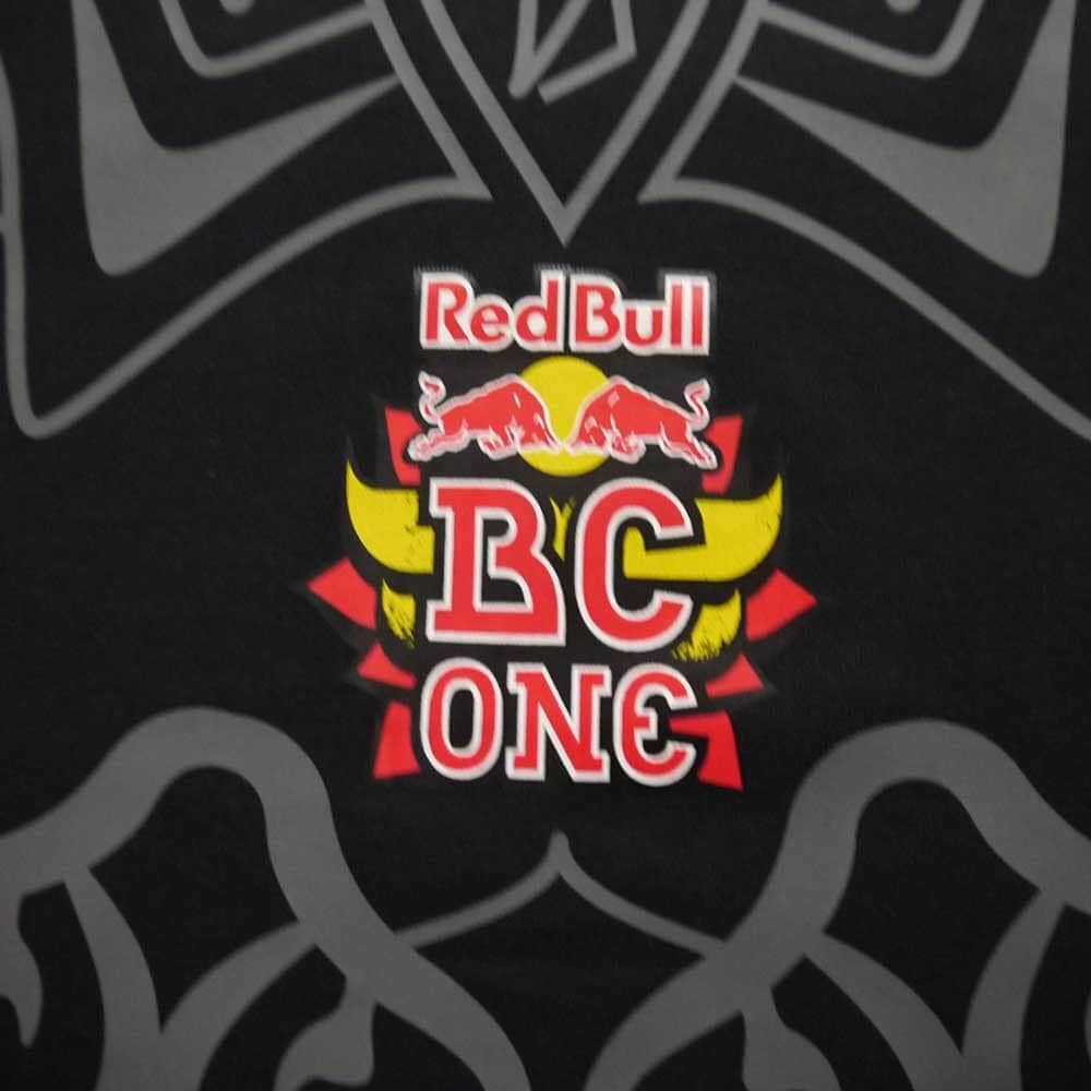 Dancers Collectionさんのインスタグラム写真 - (Dancers CollectionInstagram)「【NEW ARRIVAL】 ﻿ ﻿ ■THE RED BULL BC ONE COLLECTION MANDALA T-SHIRTS[BLACK] ﻿ ﻿ フロント中央にBCONE LOGOがプリントされそれを囲うようにマンダラデザインがプリントされた新作Tシャツ🐂🔥﻿ 国内ではなかなか手に入らない''BC ONE''OFFICIALアイテムです😆💥💥﻿ ﻿ 素材：コットン100%﻿ ﻿ SIZE/胸囲/ウエスト﻿ S/88-94/76-82/﻿ M/95-102/83-90/﻿ L/103-111/91-99/﻿ XL/112-121/100-109/﻿ ﻿ ﻿ 在庫は実店舗と兼ねておりますので、先に店舗の方で売り切れてしまうおそれもございます。﻿ 在庫管理には細心の注意を払っておりますが、ご注文の時間帯によっては差異が生じる場合がございます。﻿ ご理解くださいますようお願い申し上げます。﻿ ﻿ ﻿ 👇オンラインストアからも購入可能です👇﻿ THE RED BULL BC ONE COLLECTION MANDALA T-SHIRTS[BLACK]﻿ http://shop.dancers-c.com/?pid=142629584﻿ ﻿ 電話通販も可能です😊 ﻿ お気軽にお問い合わせ下さい✨ ﻿ ﻿ ダンサーズコレクション原宿店 ☎03-5474-9575 ﻿ ﻿ #redbul #redbulbcone #bcone﻿ #ダンコレ #ダンサーズコレクション #dancerscollection #tokyo #harajuku」5月12日 18時41分 - dancerscollection