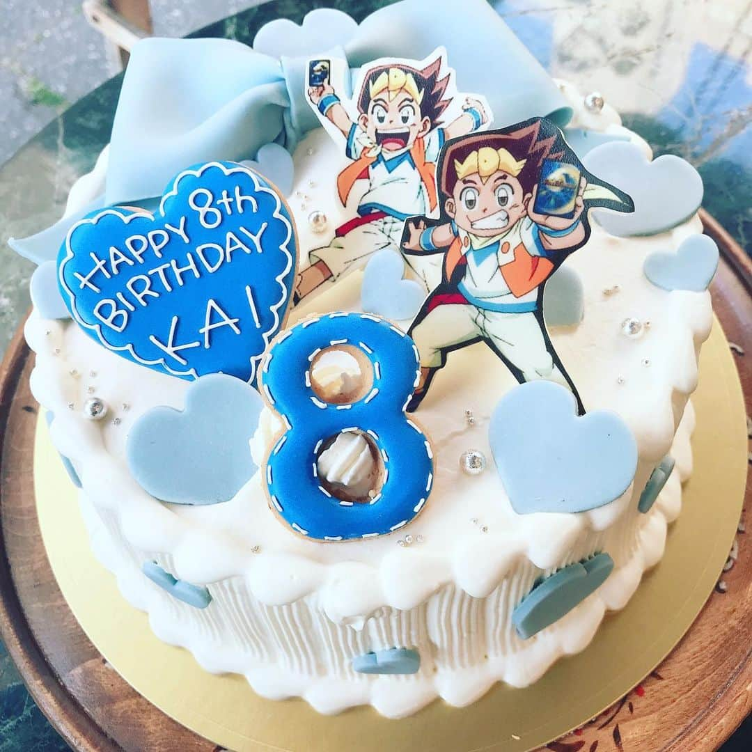 高村凛さんのインスタグラム写真 - (高村凛Instagram)「昨日のかいの誕生日ケーキ❗️ #デュエルマスターズ が良かったんだって💕 #マリリッサ で頼みました🥰 喜んでくれてよかったよ🎈🎉 誕生日おめでとう❗️ #8歳の誕生日 #デュエルマスターズのケーキ」5月12日 18時42分 - rin_takamura