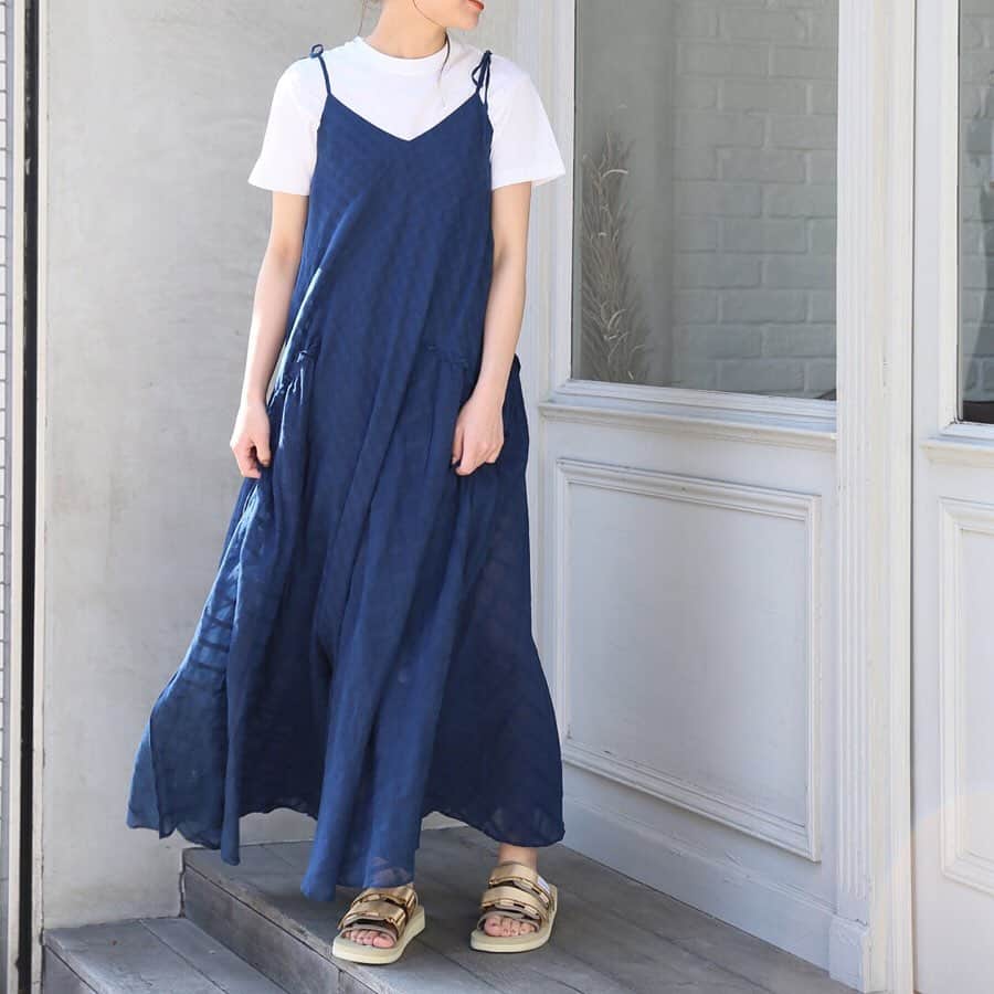 のインスタグラム：「﻿ NEW BRAND “Mii”🌼﻿ ﻿ ブランド名は”made in India”の頭文字から取られ、2つの”I”は、2つの国の出会い、2人のデザイナーの出会い、そしてあなたとI（Mii）との貴重な出会いを表しています。 ﻿ ﻿ そんなMiiから一枚で主役になるワンピースを。﻿ ﻿ TシャツをインしてスポーツMIXスタイルがいまの気分。﻿ ﻿ ●dress ¥28,000+tax﻿ no.19040463001910﻿ ﻿ ﻿ ﻿ -  LUMINE 10%OFF KEEP START -﻿ ﻿ ルミネ新宿店、池袋店、町田店では5月16日(木)～開催される﻿ LUMINE 10%OFFキャンペーンに際したお取り置きを承っております。﻿ ﻿ この機会に是非ご利用くださいませ。﻿ ﻿ ﻿ #mii﻿ #dress﻿ #onepiece﻿ #19ss﻿ #spring﻿ #summer﻿ #journalstandardrelume﻿ #relume﻿ #baycrews﻿ #ジャーナルスタンダードレリューム﻿ #ベイクルーズ ﻿」