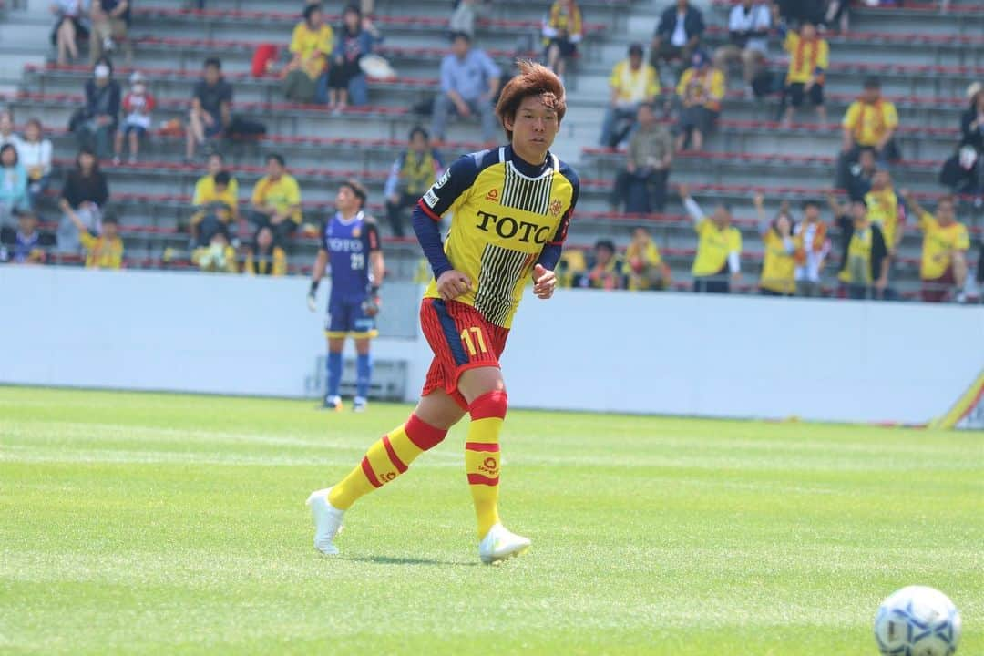 ギラヴァンツ北九州さんのインスタグラム写真 - (ギラヴァンツ北九州Instagram)「本日の福岡県サッカー選手権大会決勝 福岡大学戦は1-0で勝利を収めました✨これで2年ぶりの天皇杯出場となります！  暑い中、たくさんのご来場、ご声援ありがとうございました！ . #giravanz #kitakyushu #北九州 #決勝ゴール #加藤弘堅 #アシスト #國分伸太郎 #今季初出場 #キャプテン #内藤洋平 #公式戦初出場 #後藤大輝 #天皇杯」5月12日 19時17分 - giravanz_kitakyushu