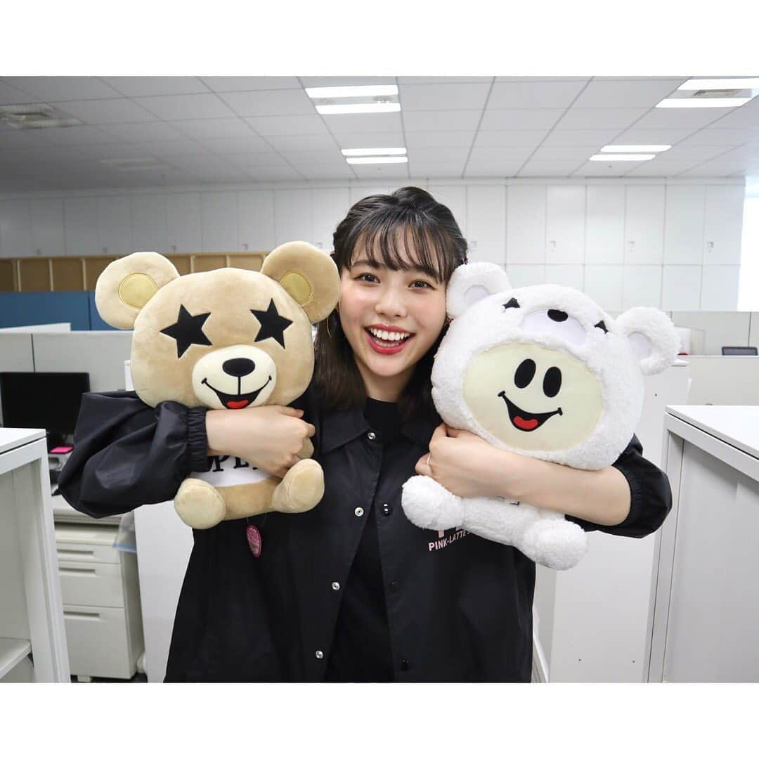 秋田汐梨さんのインスタグラム写真 - (秋田汐梨Instagram)「・ ラテのキャラクター🐻 ロッキンクマ、ロッキンファビー、っていいます 口の形、真似してみたけど再現率低めです！笑」5月12日 11時09分 - shiori_akita319official