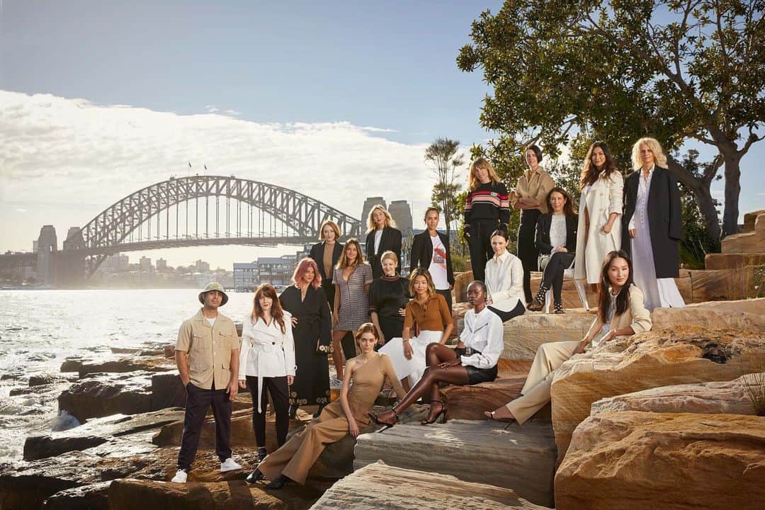 Lee Oliveiraさんのインスタグラム写真 - (Lee OliveiraInstagram)「Thank you and honoured to be included in this years @destination_NSW Faces of Fashion portrait in celebration of #MBFWA Australia Fashion Week #ilovesydney  Portrait by @daniel.boud Creative direction @aleksbeare」5月12日 11時05分 - leeoliveira