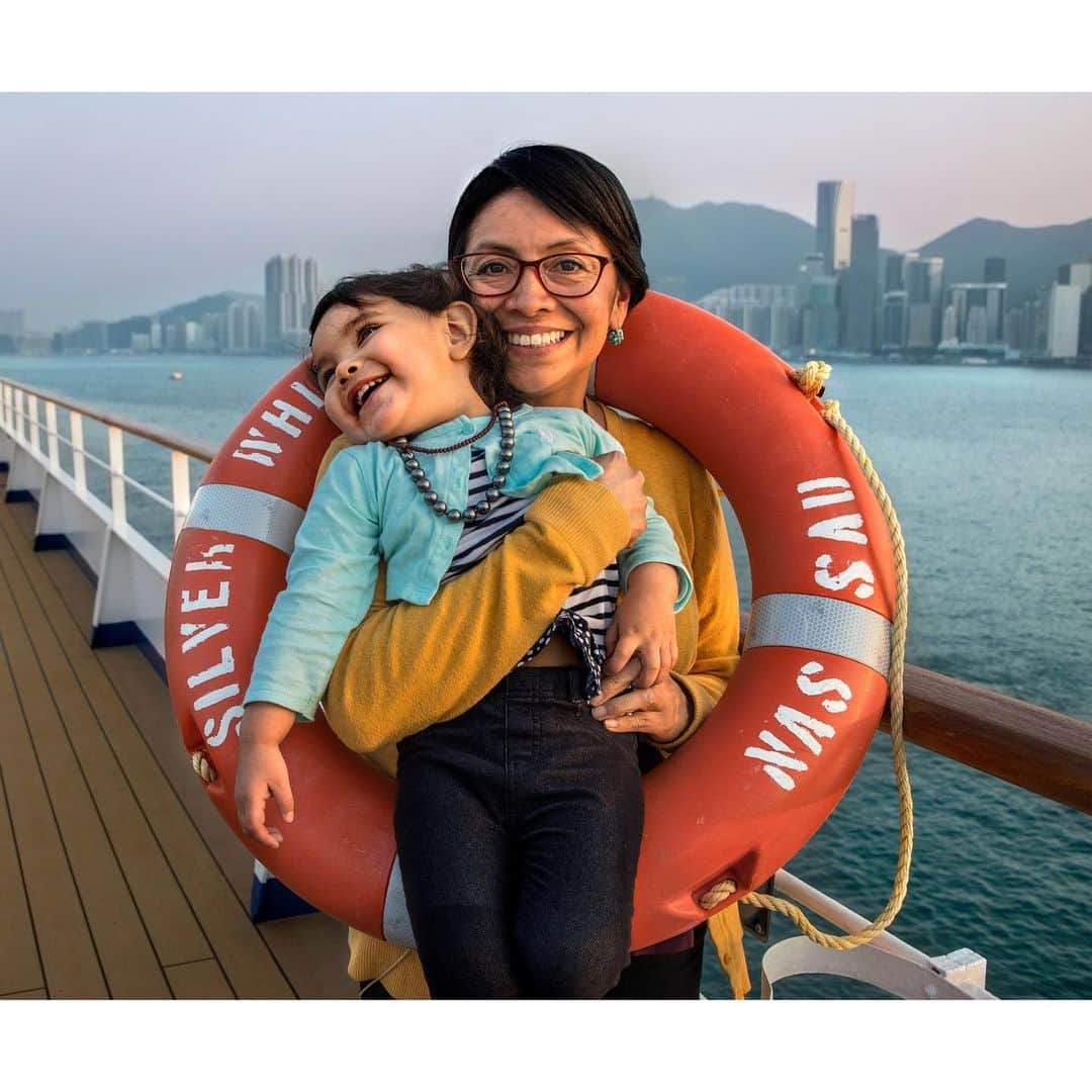 スティーブ・マカリーさんのインスタグラム写真 - (スティーブ・マカリーInstagram)「Happy Mother’s Day to the love of my life, my best friend, and my sailing mate. The best is yet to be! #Hong Kong, 2019.」5月12日 11時10分 - stevemccurryofficial