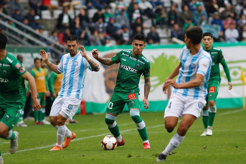 サッカー チリ代表チームさんのインスタグラム写真 - (サッカー チリ代表チームInstagram)「En el estadio Germán Becker 🏟, @deportes_temuco_oficial venció a @cdmagallanes por 2-0 en la #Fecha12 del #CampeonatoAS 📸Fotografía: Ricardo Ulloa / Comunicaciones @deportes_temuco_oficial」5月12日 11時58分 - campeonatochi