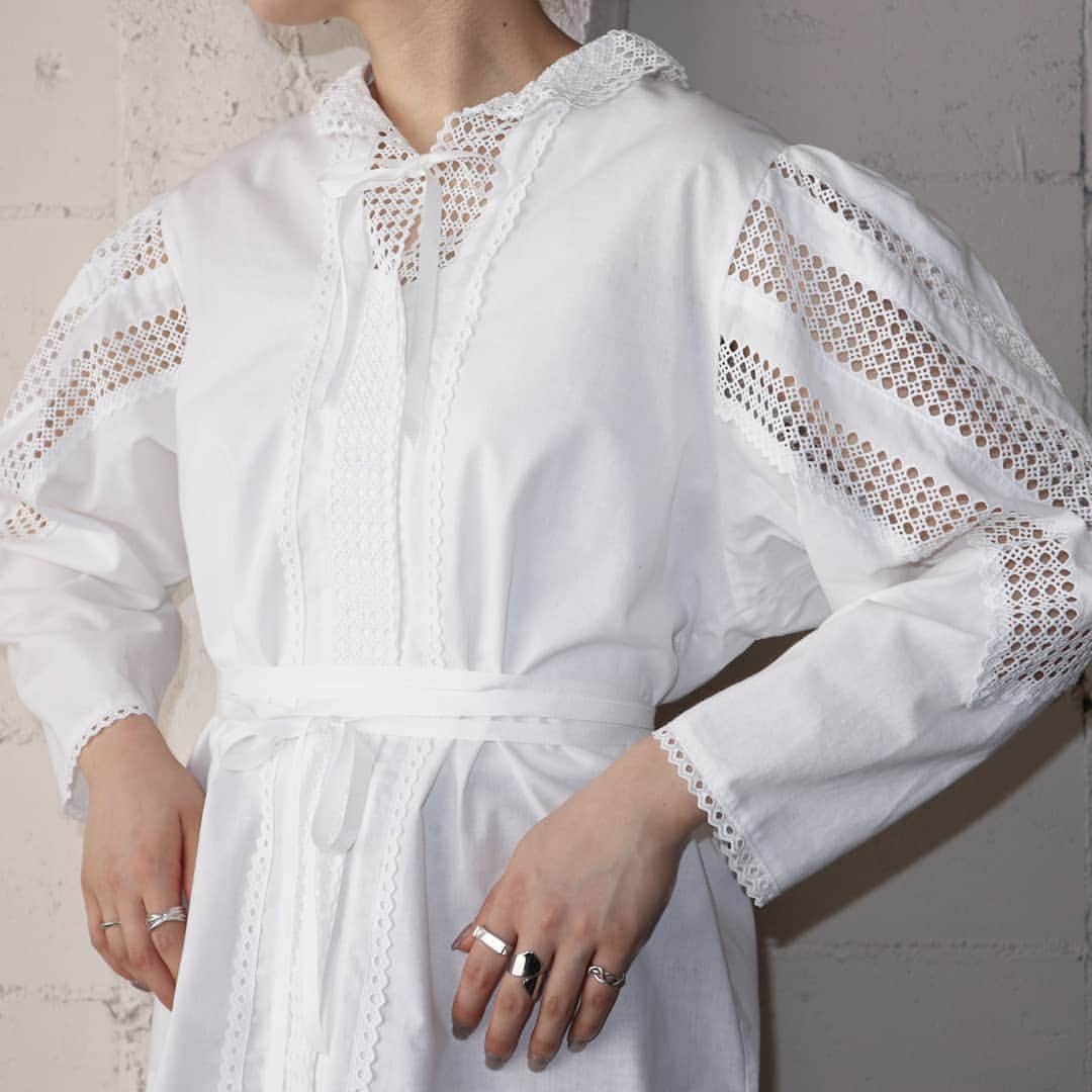 吉祥寺 古着屋 Orfeoのインスタグラム：「Vintage Tyrolean Blouse  #orfeo #kichijoji #tokyo #vintage #used #fashion #coordinate #outfits  掲載商品のお問い合わせはメールにて承っております。コメント、DMでのお問い合わせは受け付けておりませんのでご了承ください。」