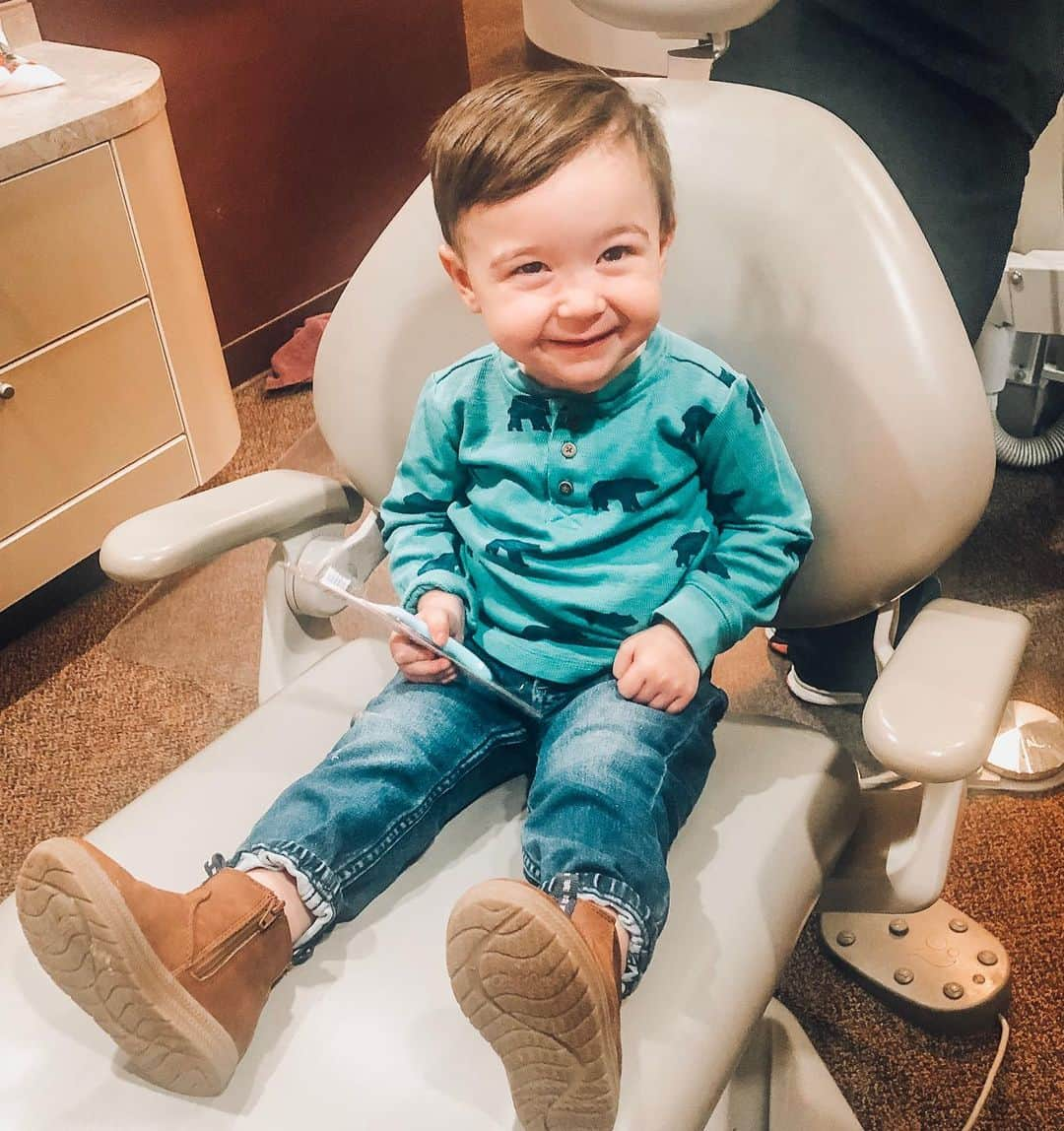 Chelsea Houskaさんのインスタグラム写真 - (Chelsea HouskaInstagram)「Still obsessing over how great he did getting his teeth cleaned @paparandlicious  Cutest sweetest most handsome angel cake ever 😍😩」5月12日 12時32分 - chelseahouska