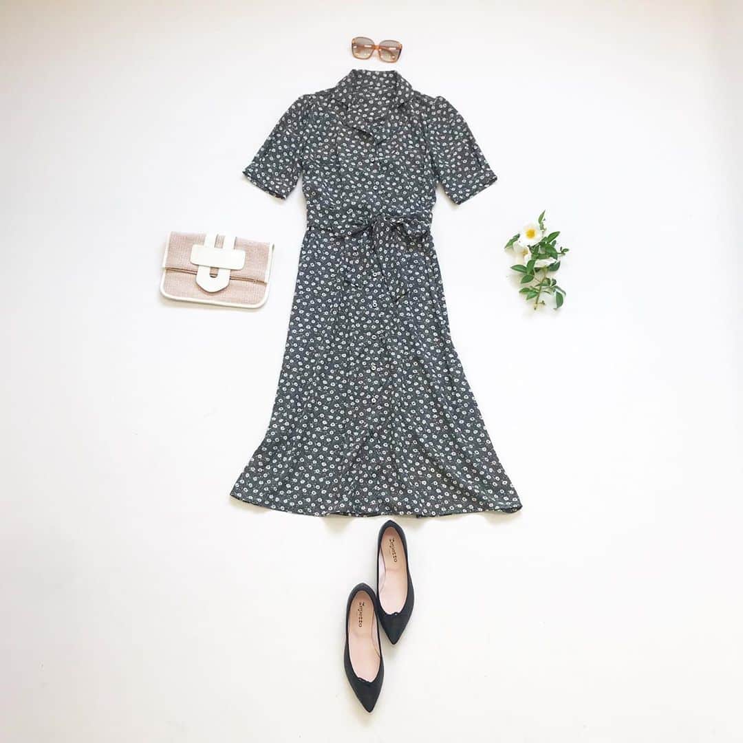 Couleureのインスタグラム：「クラシカルな 大人ワンピース👗の ご注文受付中です🌿 いろんなシーンで 着こなせる1着です😊 クラシカルワンピース【771】  #sewing #手作り #型紙　#ハンドメイド大人服#クルールパターンファブリック#洋裁#シンプルコーデ#instafashion#ファッション#coordinate #code#今日コーデ#handmadeclothes #mamacoordinate #ママコーデ #instasewing#handmadewardrobe #置き画#置き画くら部#レペット」