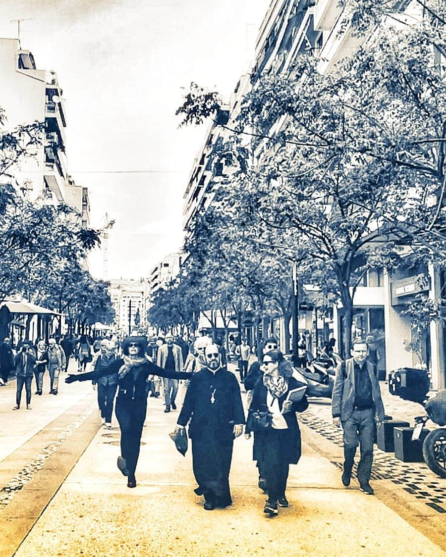 マヌー・ベネットさんのインスタグラム写真 - (マヌー・ベネットInstagram)「Another of my gold & B&W project shoot in Thessaloniki. Everyone else is grounded in reality except the woman to the right of the priest who is stepping to her own rhythm but as though she is crucified for taking that step」5月12日 12時51分 - manubennett