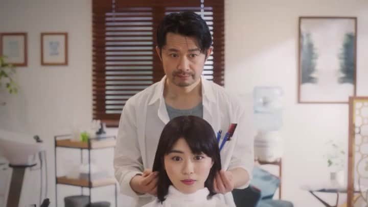 小池花瑠奈のインスタグラム：「お知らせです👏 #ホットペッパービューティー のCMに出演させていただきました。 ホットペッパーのCMはいつも面白くて好きだったのでとても嬉しいです むかし放送されていた洋画らしき映像を関西弁でアテレコしたシリーズとか大好きでした…🕵️‍♂️🍝(分かるかなぁ？ TV&WEBにて、放送中です よろしくお願い致します。 ・ #hotpepper #hotpepperbeauty #recruit #ホットペッパー #リクルート #CM #TVCM #WEBCM #松宮なつ」