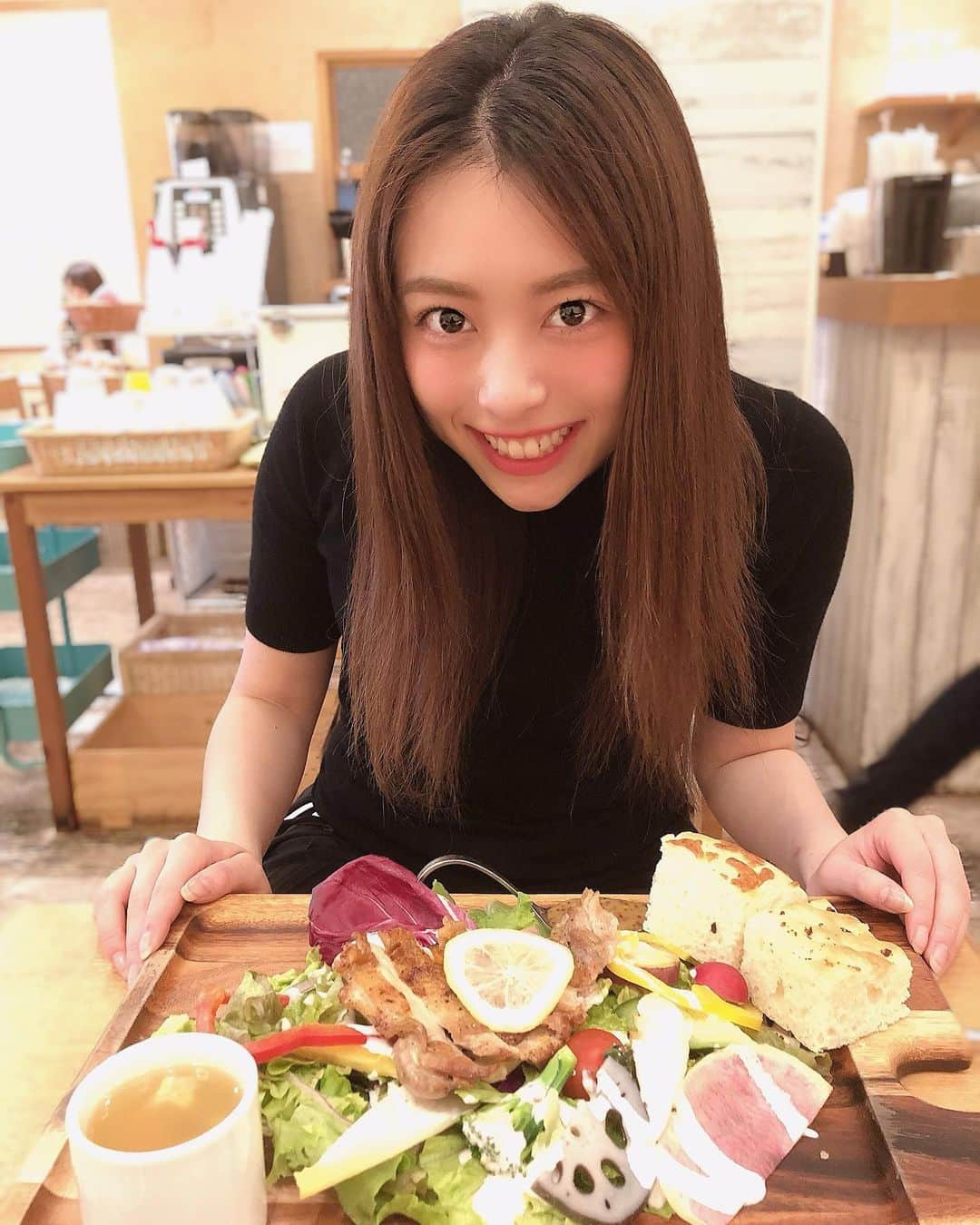 辰巳さくら（さくてん）さんのインスタグラム写真 - (辰巳さくら（さくてん）Instagram)「ランチTime⏰❤️ #lunch #ランチ #cafe #カフェ #サラダ #神戸 #神戸ランチ」5月12日 13時09分 - s.kten