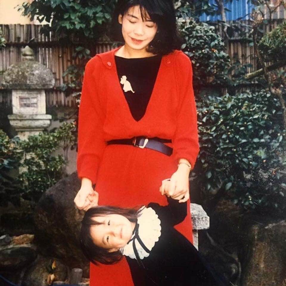 RIKAPEPEのインスタグラム：「いつも家族のことをを考えて頑張ってくれてありがとう🌹これからも元気で可愛いお母さんでいてください。  #mothersday  #母の日」