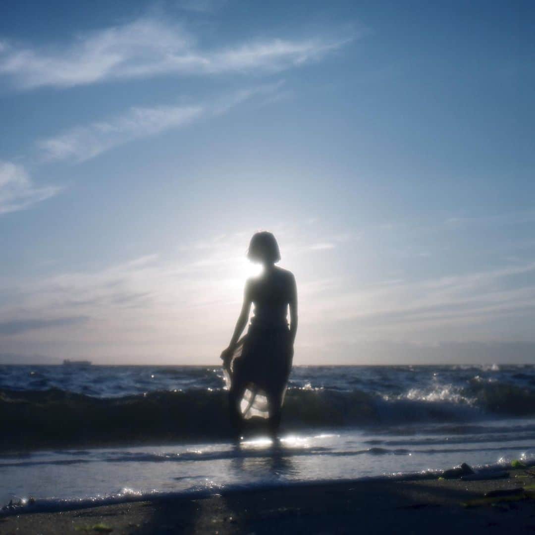 haraoのインスタグラム：「in the Summer . . . #hasselblad #500cm #portra400 #120mm #filmphotography #hasselblad_diary . #indies_gram #good_portraits_world #as_archive #hueart_life #ig_phos #indy_photolife #screen_archive #Rox_Captures #jp_mood #team_jp_ #IGersJP #RECO_ig #Lovers_Nippon_Portrait #art_of_japan_ #japan_daytime_view #daily_photo_jpn #bestjapanpics #tokyocameraclub #film_com #jp_portrait部 #filmfeed #analogphotography #スクリーンに恋して #被写体募集」