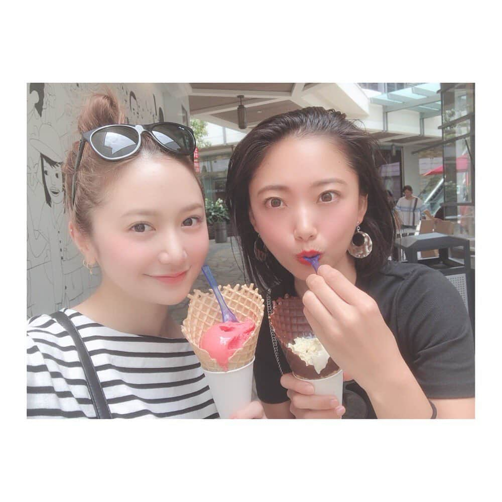 葉月ゆめさんのインスタグラム写真 - (葉月ゆめInstagram)「🍦🍨💕 愛菜ちゃん @ainaaa0622 とでした ♡ 数年前にお仕事一緒になって以来のお友だち 🤳 毎日おしゃべりしてお買い物して 楽しかったなぁ 🌴🌈 #hawaii #trip #instafood #instapic #instagood #gwtrip #ハワイ #旅行 #わたしはジェラート派」5月12日 13時35分 - yume_hazuki