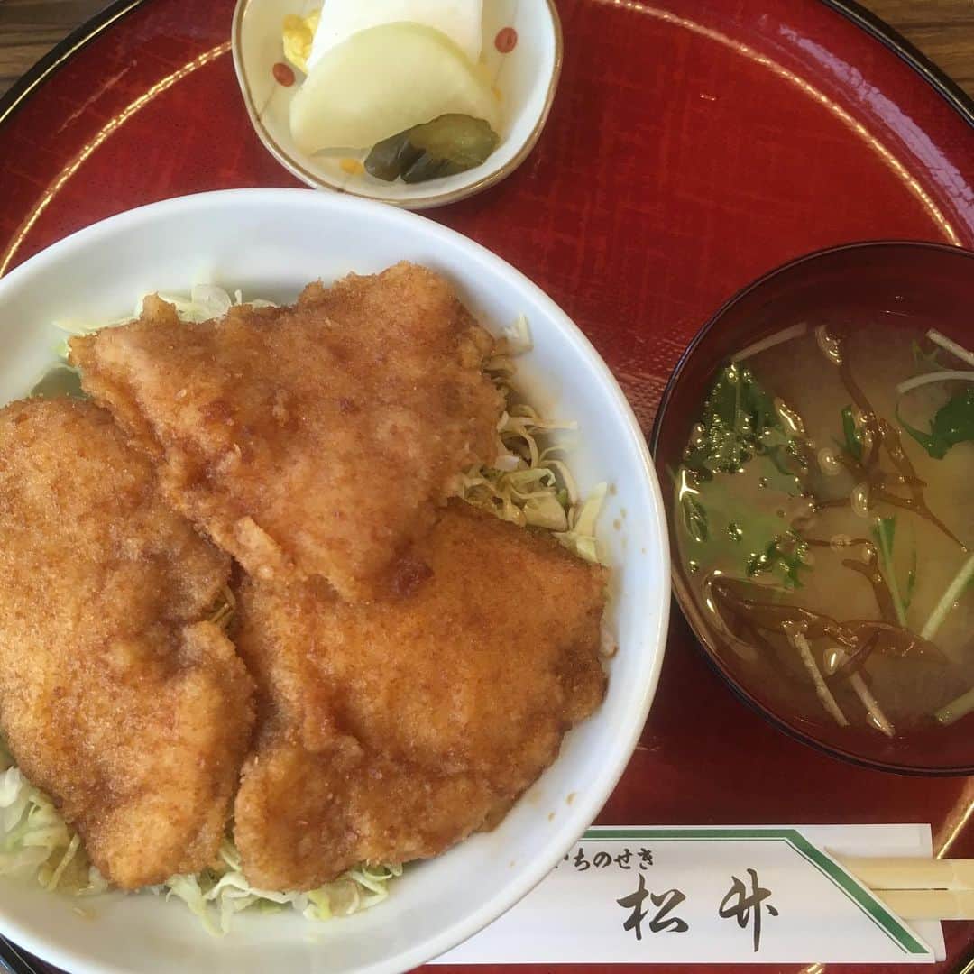 青木俊直さんのインスタグラム写真 - (青木俊直Instagram)「一ノ関駅前松竹のソースカツ丼 母の実家はここのすぐそばだった。でも昔は食べたことなかったなぁー。そもそも外食しなかったもんな。」5月12日 13時52分 - aoki818