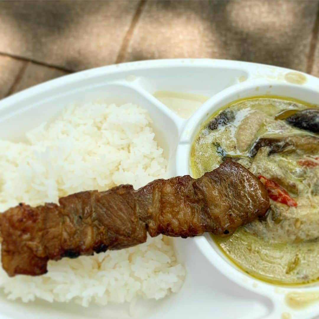 黒沢薫さんのインスタグラム写真 - (黒沢薫Instagram)「#lunch #thaifestival #greencurry #griledpork #yummy #spicy #music #soul #rb #singer #lovelife #instafood #ハードコアカレーシンガー」5月12日 14時01分 - kaorukurosawa_lovelife