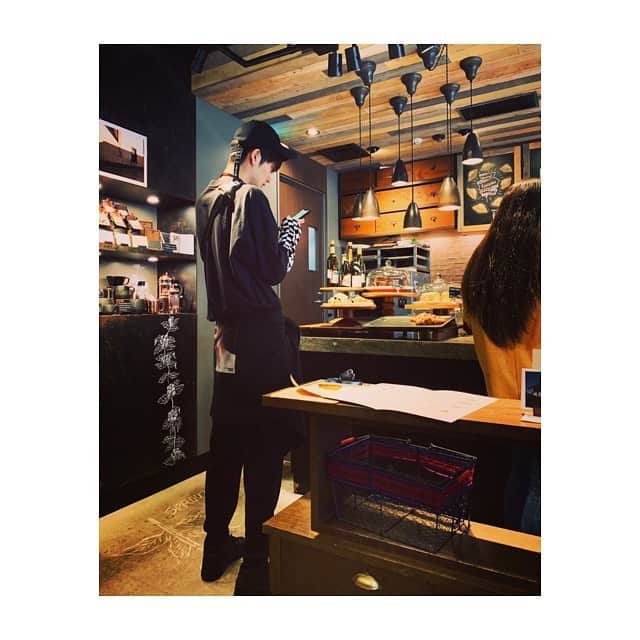 山本涼介さんのインスタグラム写真 - (山本涼介Instagram)「コーヒー待ち☕️ #ブラック一択 #甘いのは苦手です」5月12日 19時28分 - ryosuke_y_515