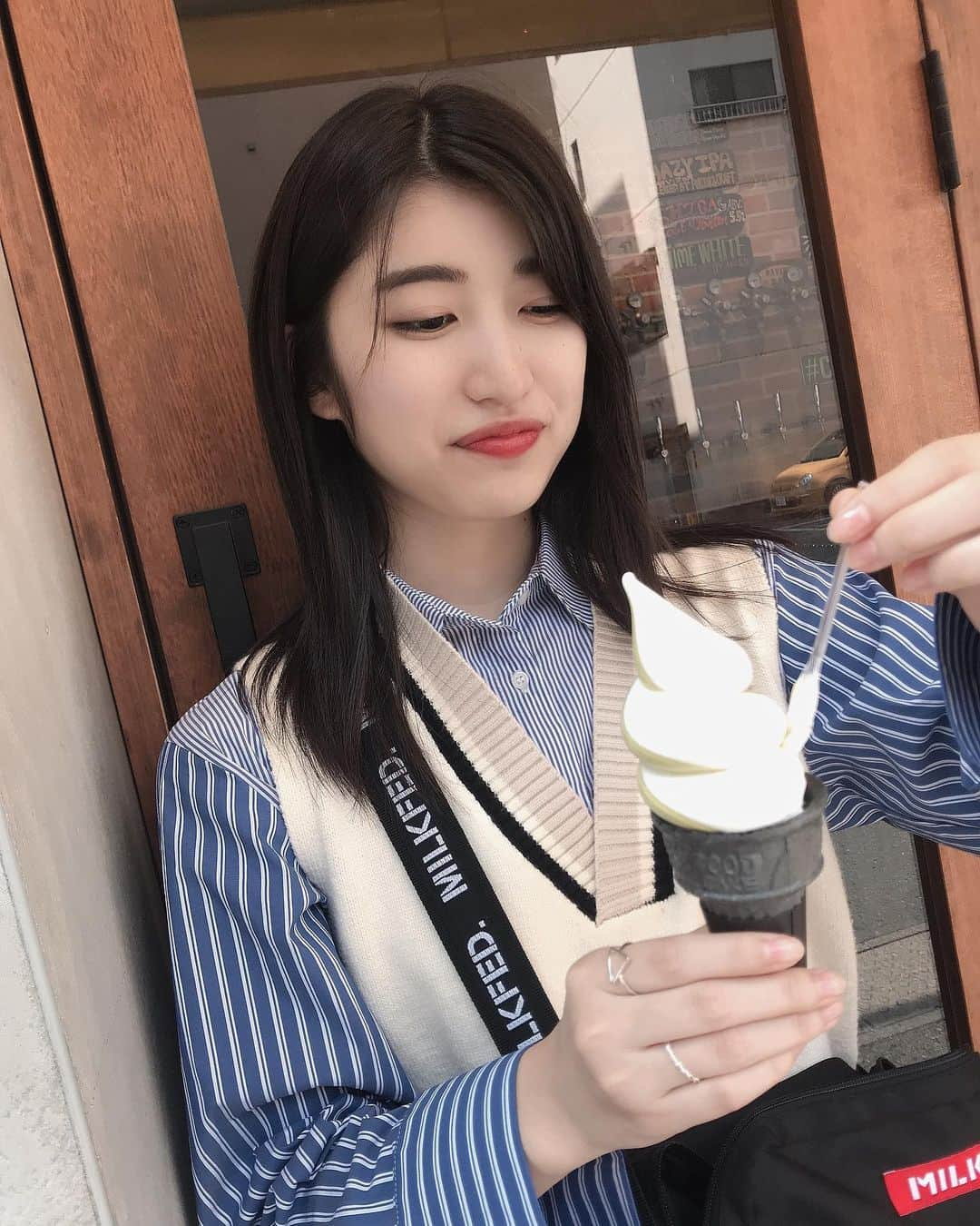 吉田華恋さんのインスタグラム写真 - (吉田華恋Instagram)「大名ソフト 🍦😌😗🙂😁 大名で食べてきました☺︎ #大名ソフトクリーム #ミックス」5月12日 19時34分 - karen_yoshida_8