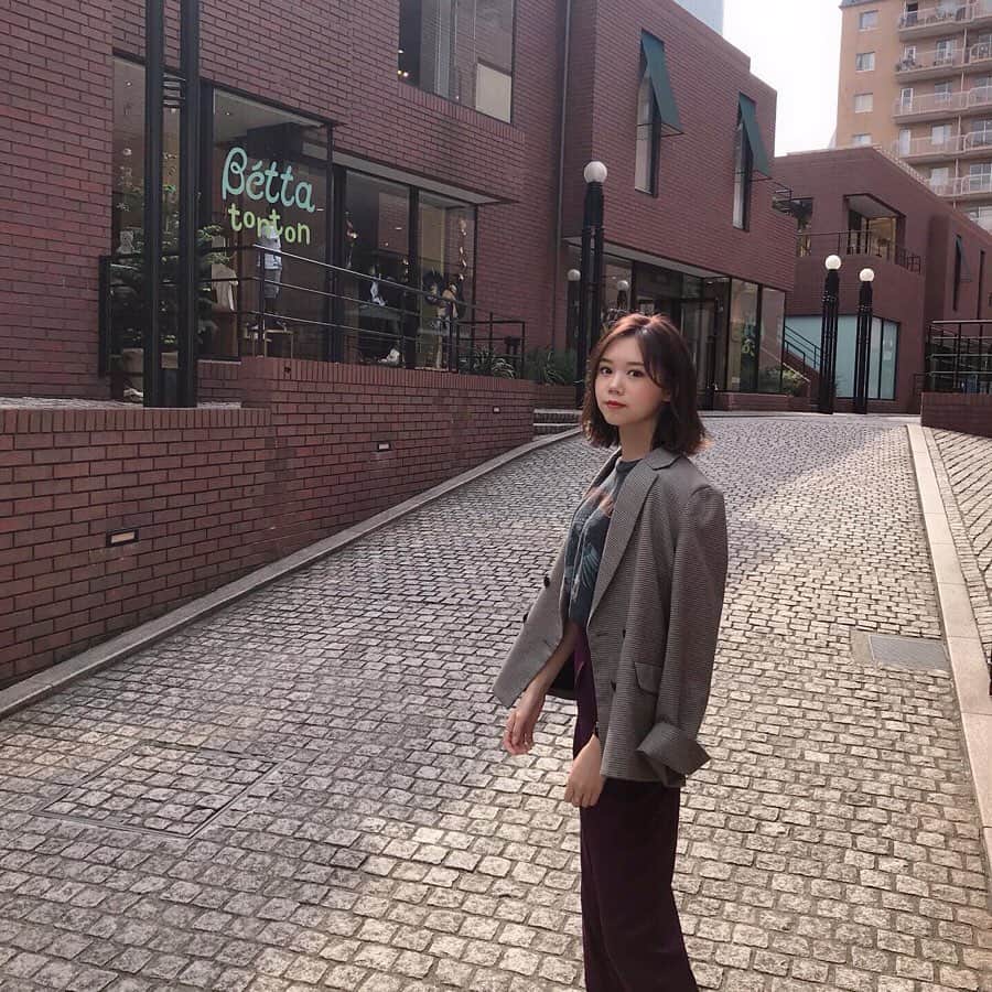 千田麻実のインスタグラム：「この間の私服。⠀ 髪もパンツもパープルになった一日でした🐶🍇」