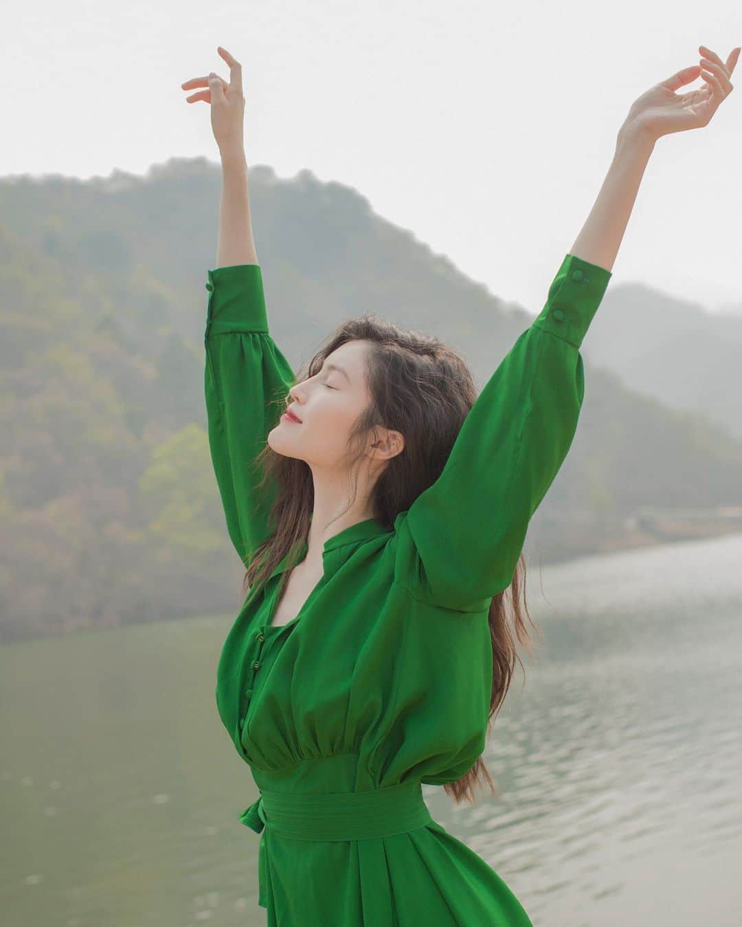 スイ・ヒーのインスタグラム：「#summertime  #green」