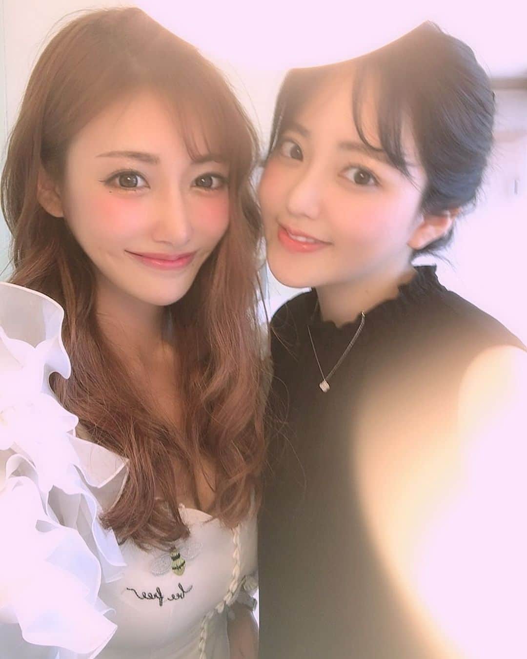 明日花キララのインスタグラム：「さいきん毎日一緒にご飯食べてる👩‍❤️‍👩 #大食い」