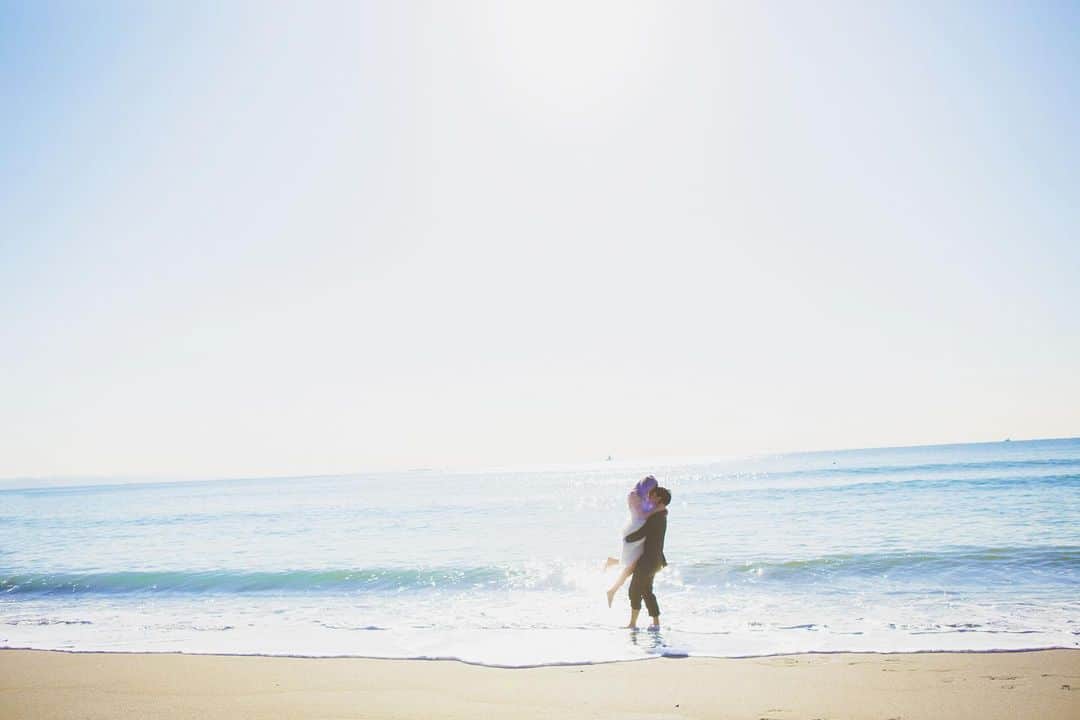 CLAIREのインスタグラム：「ドラマティックな一枚を。 ・ @clairebridalstudio」