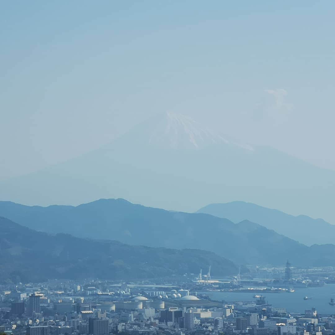 遊人のインスタグラム：「富士山🗻  でけえなー‼️‼️‼️」