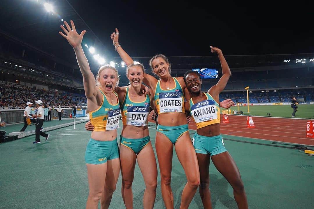 Maddie COATESのインスタグラム：「Last night we clocked a time of 43.19 in the 4x100m witch is the fastest time since the 2000 Olympics and the third fastest time ever ran by an Australian team. 5th fastest time to qualify us though to the finals time at 9.37pm AEST. Huge things to come from this team so proud of us ✨ Link to watch relay is in my insta story.」