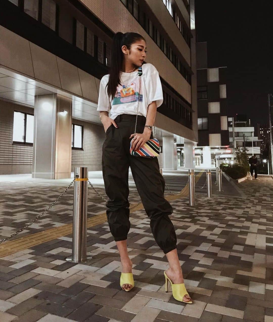 佐藤あずみのインスタグラム：「カラフルdays🌈 . #yesterday #ootd #fashion #coordinate #code #trenchcoat #tshirt #sneakers #japan #rainbow #japanesegirl #私服 #コーデ #🌈」