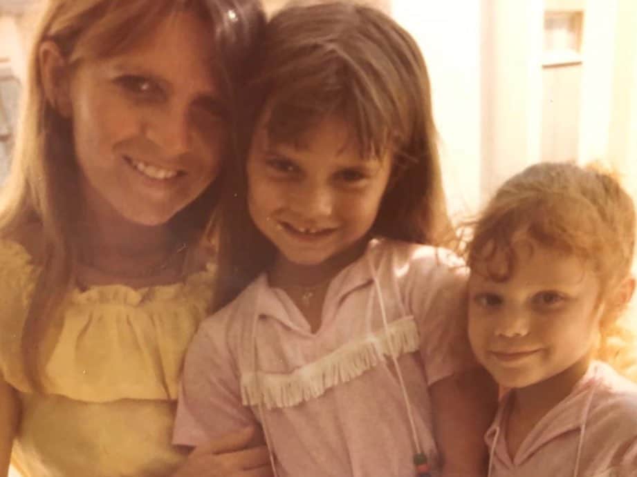 のインスタグラム：「Happy Mother’s Day to all the mums celebrating today. @jackie.adams_ @sandra_beckham49 thank u for all that u do xx Kisses from us all x 💕💕」