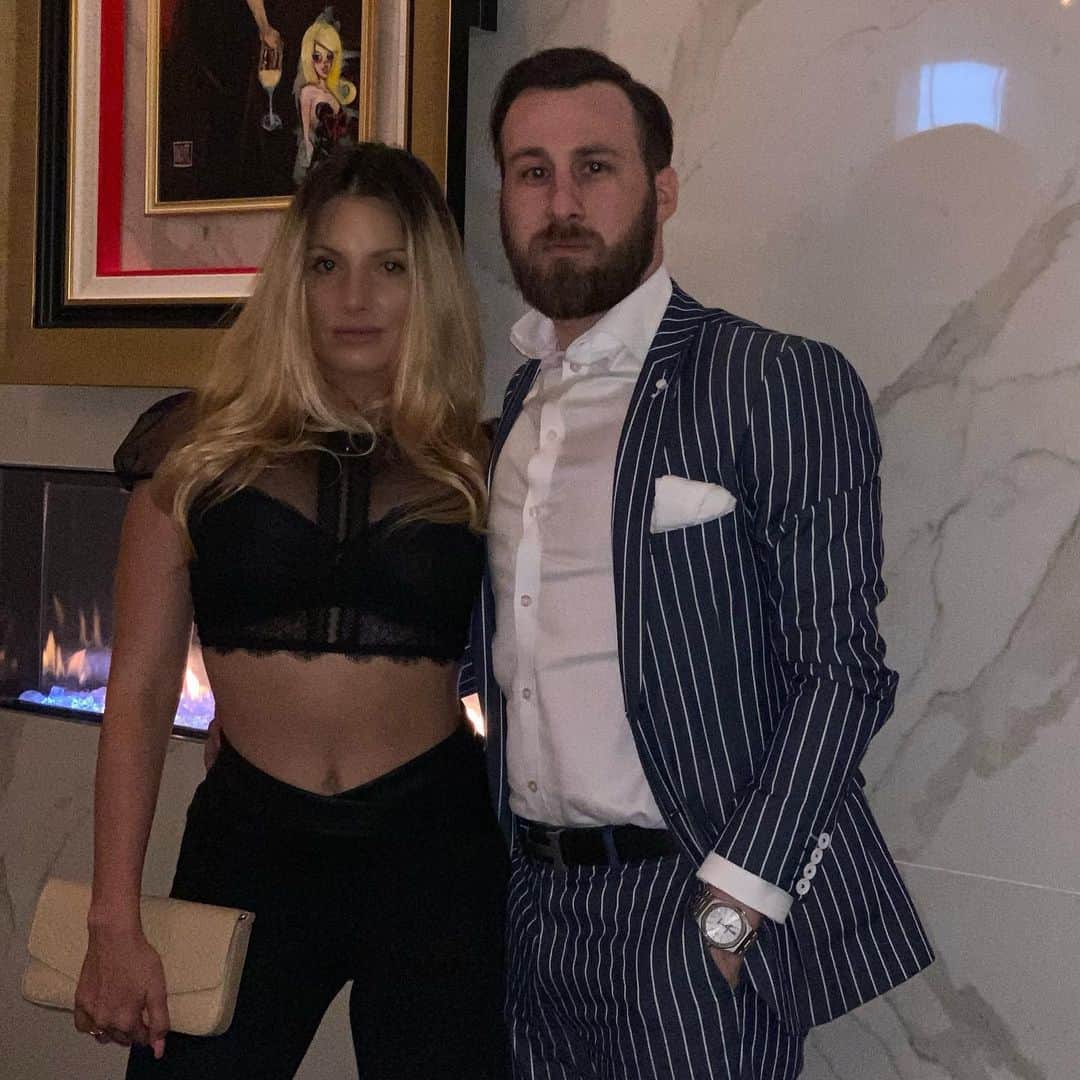 ティーガン・プレスリーのインスタグラム：「The sexy time version of Mother’s Day dinner!  @43_oak  #teaganpresley #datenight #wifey #hubby #married #mothersday #steakhouse #saturday #love #philly #suit #ladyclothes #bestdressed #couplesgoals #wifeymaterial」