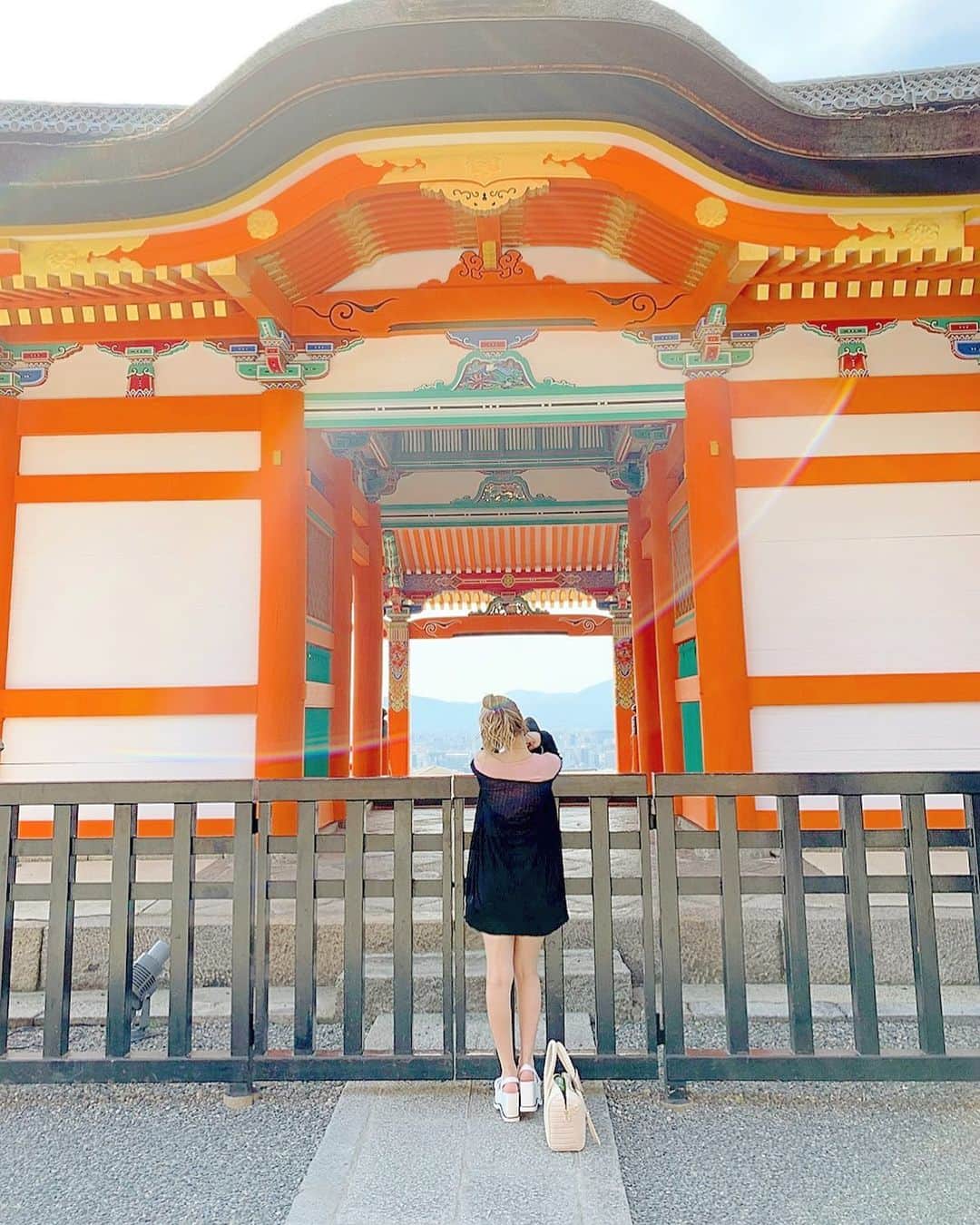 アンジェリカのインスタグラム：「👾清水寺👾 .  #今日コーデ #instafashion #instapic #lipservice #instagood #instalike #instadaily #京都 #清水寺 #後ろ姿 #お寺 #観光 #アンジェ#インスタ映え」
