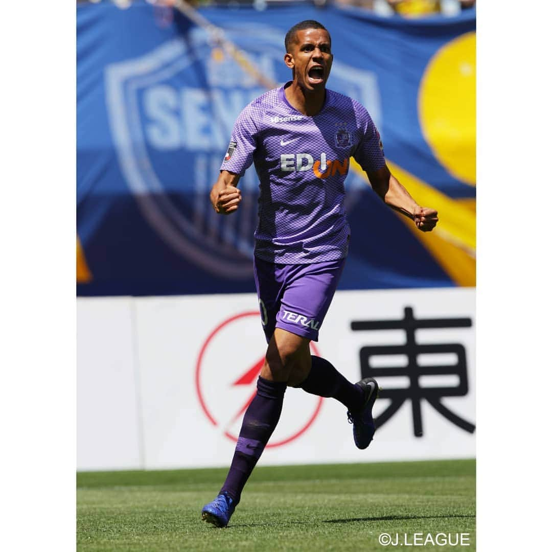 サンフレッチェ広島さんのインスタグラム写真 - (サンフレッチェ広島Instagram)「⚽明治安田生命J1リーグ第11節　試合結果⚽ ベガルタ仙台　2-1　サンフレッチェ広島 前半：0-1 後半：2-0  遠いアウェイゲームにもかかわらず、たくさんのご声援をありがとうございました。  #ドウグラスヴィエイラ選手 #sanfrecce #ICHIGAN」5月12日 16時48分 - sanfrecce.official