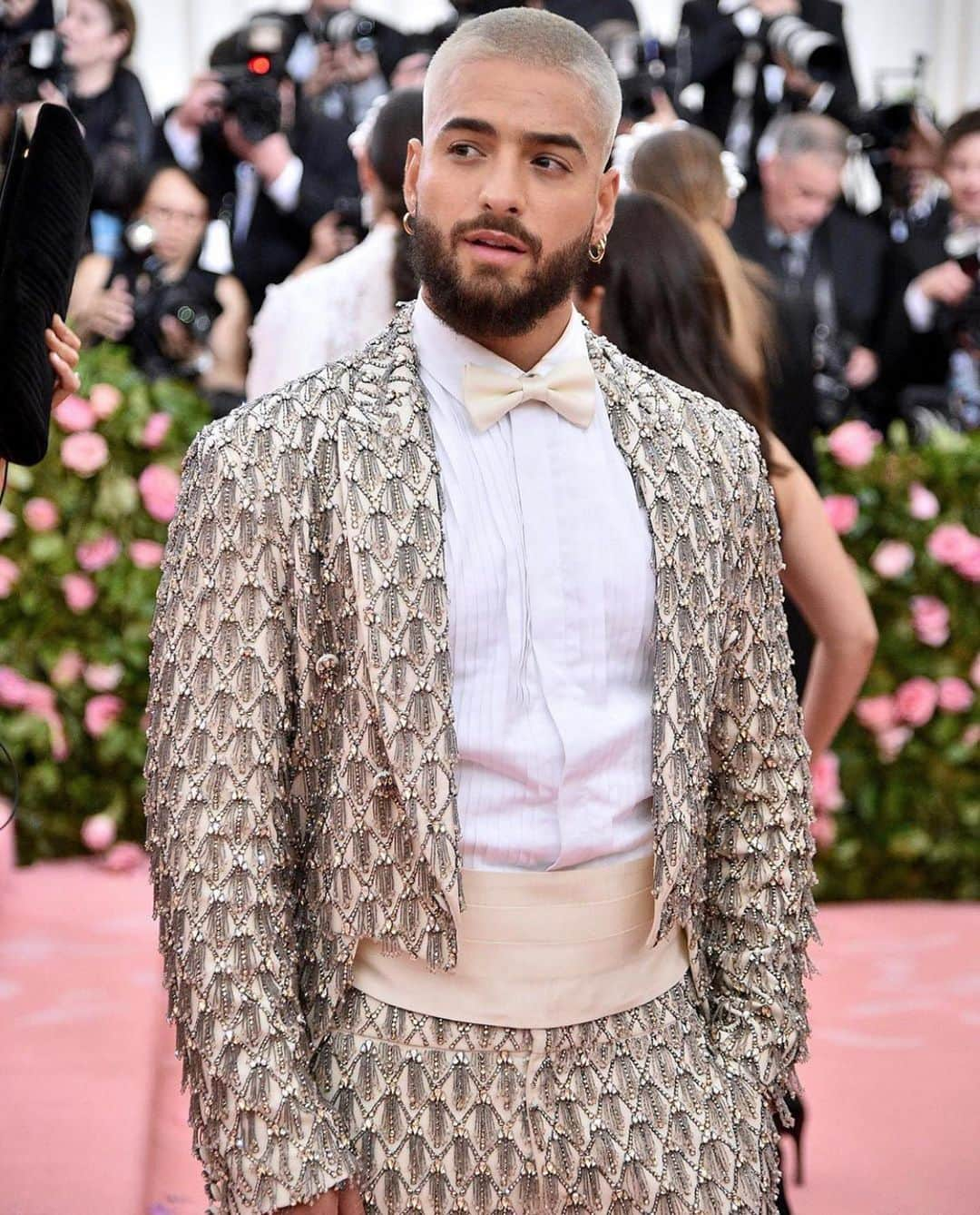 Moschinoさんのインスタグラム写真 - (MoschinoInstagram)「#Repost @voguehommes ・・・ #MetGala2019: @Maluma dazzles in @Moschino by @ItsJeremyScott... One, Two, ay ay ay! #maluma #moschino #jeremyscott #metball #metgala #metcamp」5月12日 16時58分 - moschino