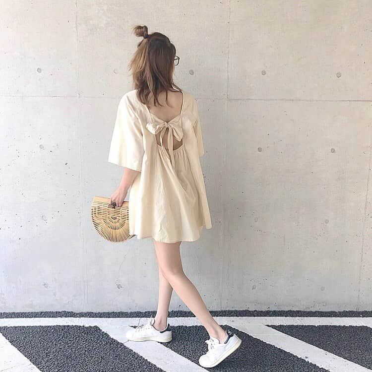 Maiさんのインスタグラム写真 - (MaiInstagram)「#ootd #ワンピース #sneaker #adidas #スタンスミス #最近夏の格好ばかりしてるけど #まだ5月 コーディネートの詳細はブログに書いてます🌿」5月12日 17時33分 - maimaimai1016