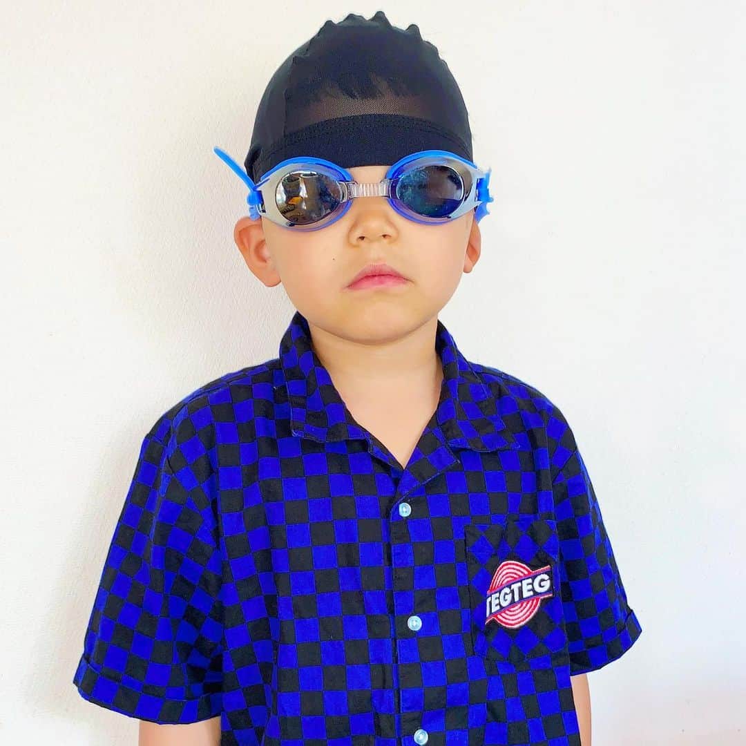 のインスタグラム：「某小学校の屋内プール開放に 行ってきた 超ガラガラだった✨🏊🏻‍♂️✨」