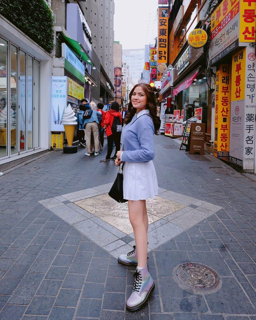 Alexa Ilacadさんのインスタグラム写真 - (Alexa IlacadInstagram)「I left my heart in Korea 💙 #alexastravels @aerialtravelandtours08 #fujifilmxalexa #fujifilmphlifestyle」5月12日 17時42分 - alexailacad