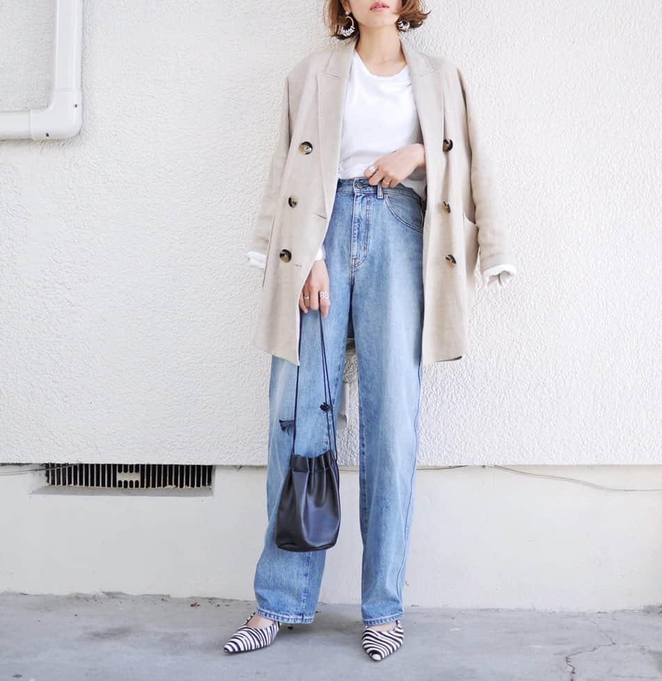 Miki Kanekoさんのインスタグラム写真 - (Miki KanekoInstagram)「🦓🦓🦓💙 . . T-shirt…#hanes JK,pumps…#zara bottom…#uniqlo#uniqlou#ハイライズワイドストレートジーンズ  bag…#thecase . . .」5月12日 17時34分 - mikiaoba