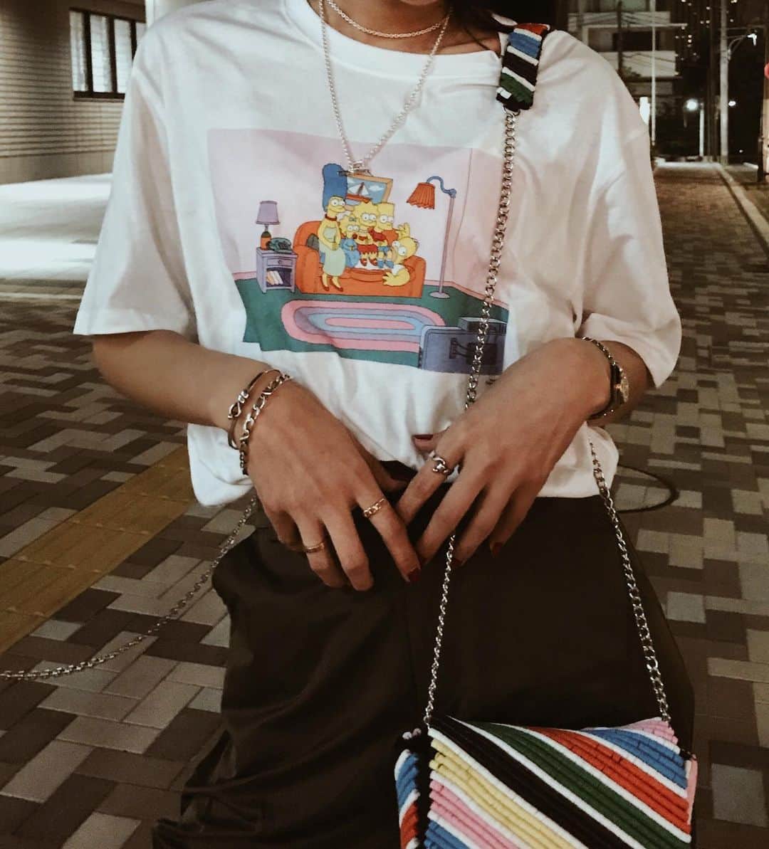 佐藤あずみのインスタグラム：「The Simpsons💙🧡💚 . #simpsons #tshirt #accessory #hermes #tiffany #cartier #rolex #ootd #fashion #coordinate #私服 #コーデ」
