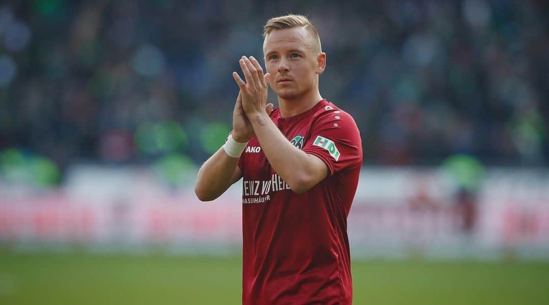 ウッフェ・ベックのインスタグラム：「This club will come back 💪」