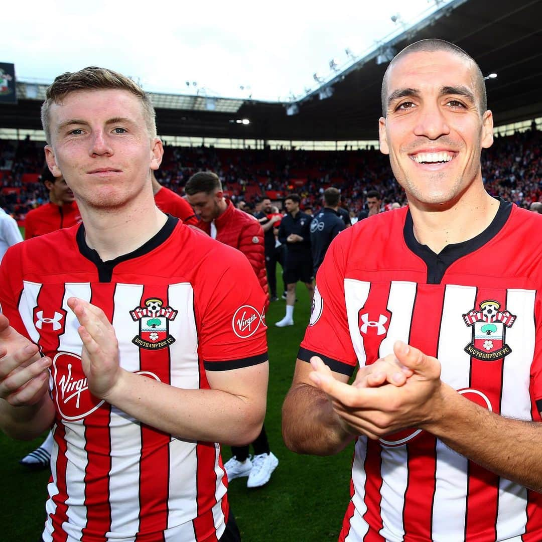 サウサンプトンFCさんのインスタグラム写真 - (サウサンプトンFCInstagram)「A long and difficult season but we made it to the end, together. Thank you all for your fantastic support this season, #SaintsFC fans, the next one starts tomorrow ❤️😇 #WeMarchOn」5月13日 3時22分 - southamptonfc