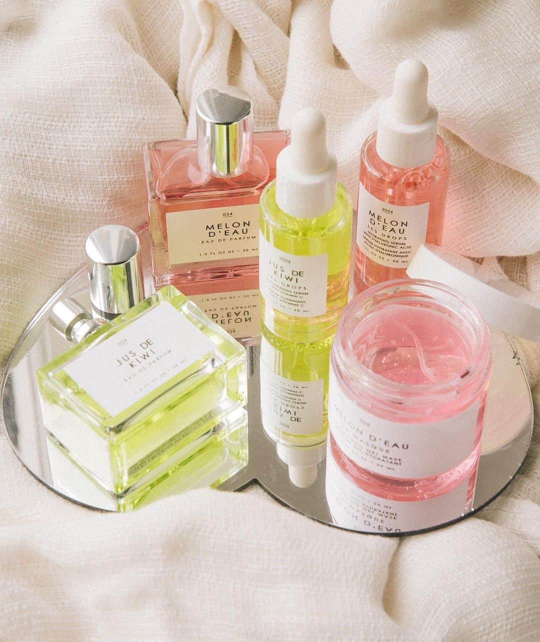 Urban Outfittersさんのインスタグラム写真 - (Urban OutfittersInstagram)「Juicy new essentials from Gourmand, exclusively at UO: two fragrances in fresh scents you'll love, plus a gel mask and serums perfect for summer. #UOBeauty」5月13日 3時53分 - urbanoutfitters