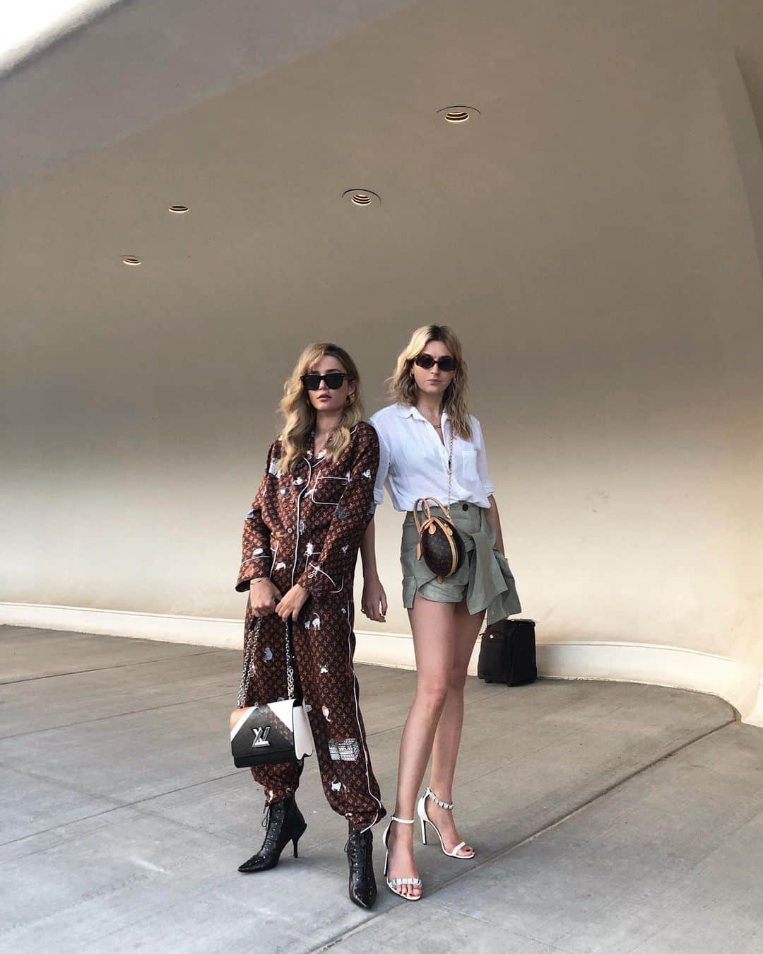 エレオノーラ・カリシさんのインスタグラム写真 - (エレオノーラ・カリシInstagram)「It seems that two blondes are better than one. 〰️👩🏼💞👧🏼〰️ @louisvuitton #LVcruise #NewYork」5月13日 4時02分 - eleonoracarisi